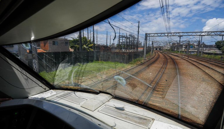 Cidades anuncia investimento para recuperar metrô do Recife e 100 novos ônibus — Agência Gov