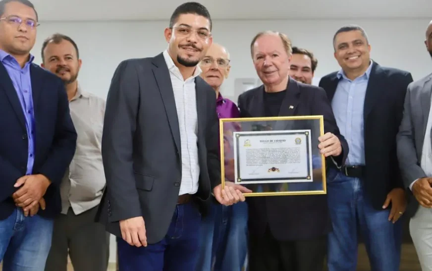 João Leão recebe Título de Cidadão Pilão-Arcadense em sessão solene