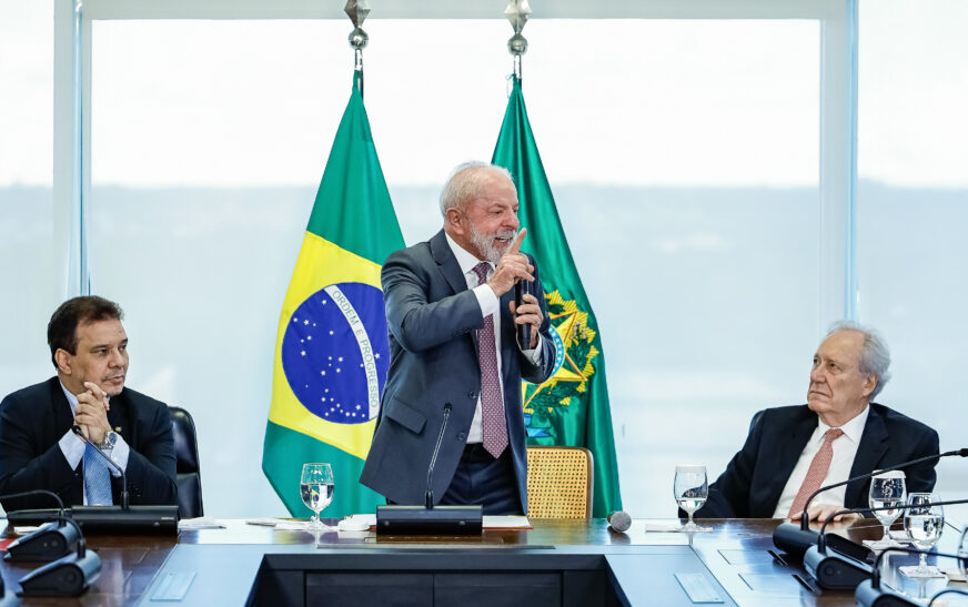 Lula eleva combate ao crime organizado a ação de Estado e articula atuação integrada entre Poderes — Agência Gov