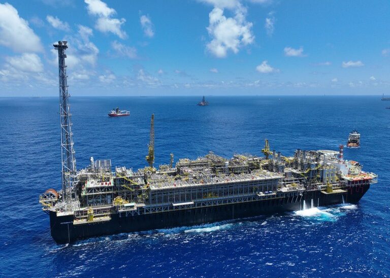 Petrobras inicia produção no navio-plataforma P-78, empreendimento do Novo PAC — Agência Gov