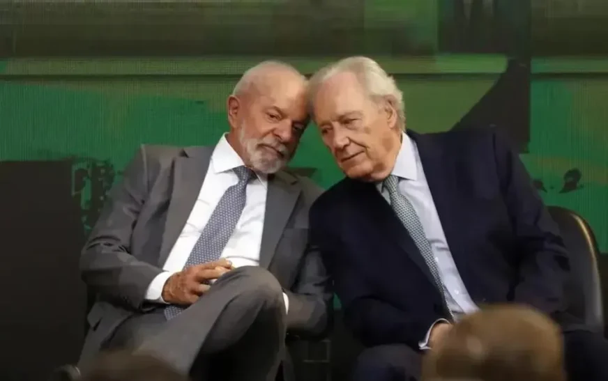 Saída de Lewandowski amplia dança das cadeiras e marca 15ª troca no governo Lula