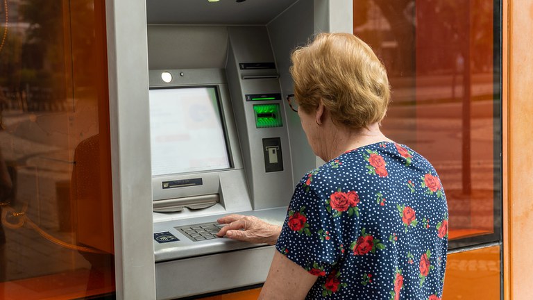 Valor mínimo dos benefícios do INSS tem reajuste de 6,79% e passa a ser de R$ 1.621 a partir deste mês — Agência Gov