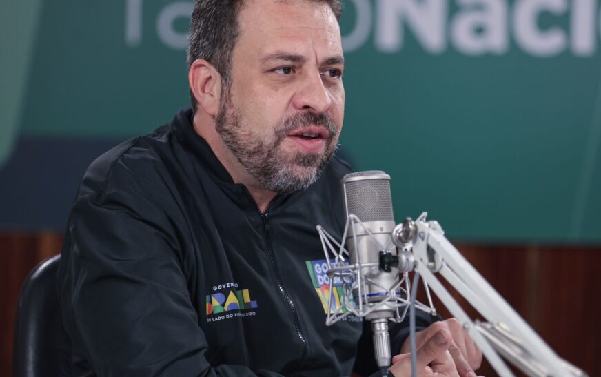 Acabar com a escala 6×1 é prioridade do governo, afirma Boulos