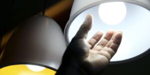 Contas de luz seguem com bandeira tarifária verde em março