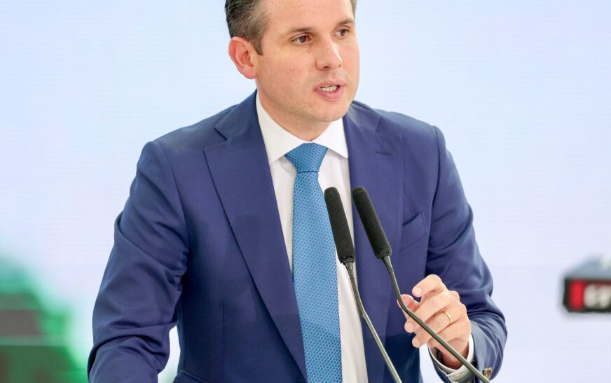 Fim da Escala 6×1 pode ser votado em maio, diz presidente da Câmara