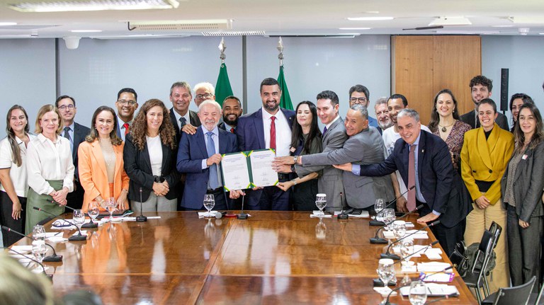 Lula dá início à regularização fundiária para famílias de Teresópolis (RJ) — Agência Gov
