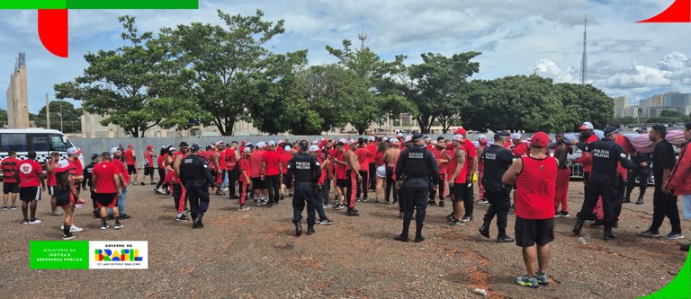 Operação coordenada pelo MJSP garante deslocamento seguro de 7,5 mil torcedores para Brasília — Agência Gov