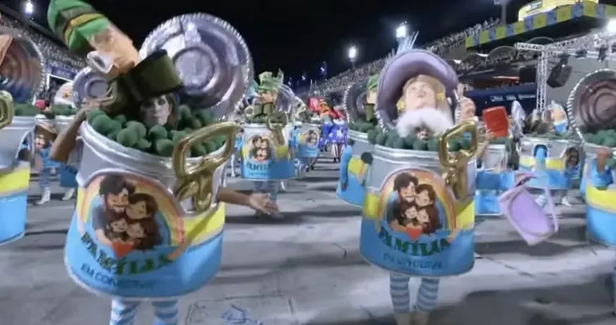 Pesquisa aponta que 61% dos evangélicos veem preconceito em ala que homenageou Lula na Sapucaí Pesquisa aponta que 61% dos evangélicos veem preconceito em ala que homenageou Lula na Sapucaí