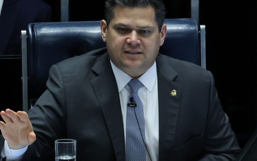 Alcolumbre mantém sessão da CPMI do INSS que quebrou sigilo de Lulinha