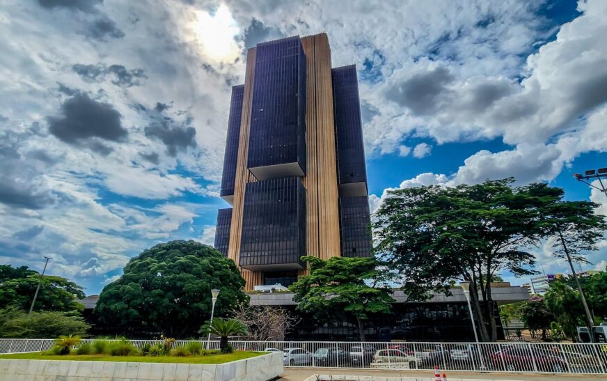 PEC no Senado facilita cooptação do Banco Central, dizem economistas