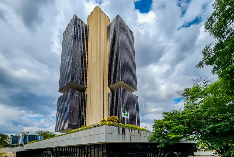 Banco Central reduz taxa básica de juros de 15% para 14,75% ao ano — Agência Gov