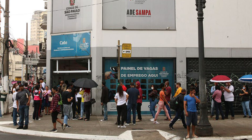 Desemprego atinge menor índice no trimestre e rendimento atinge patamar recorde — Agência Gov