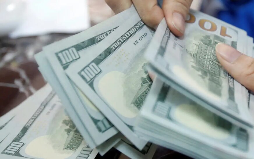 Dólar sobe a R$ 5,20 e volta a atingir maior valor em três meses
