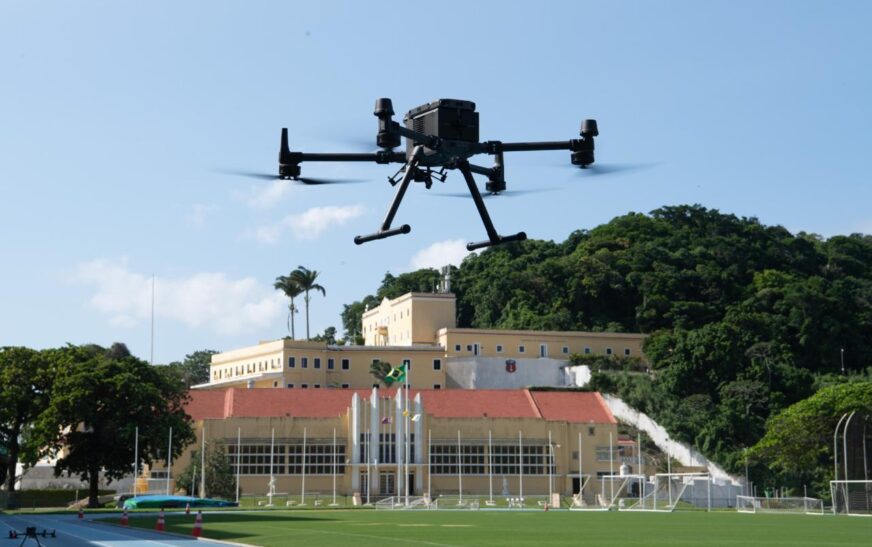 Exército desenvolve IA para coordenar ‘enxame de drones’ em operações militares — Agência Gov
