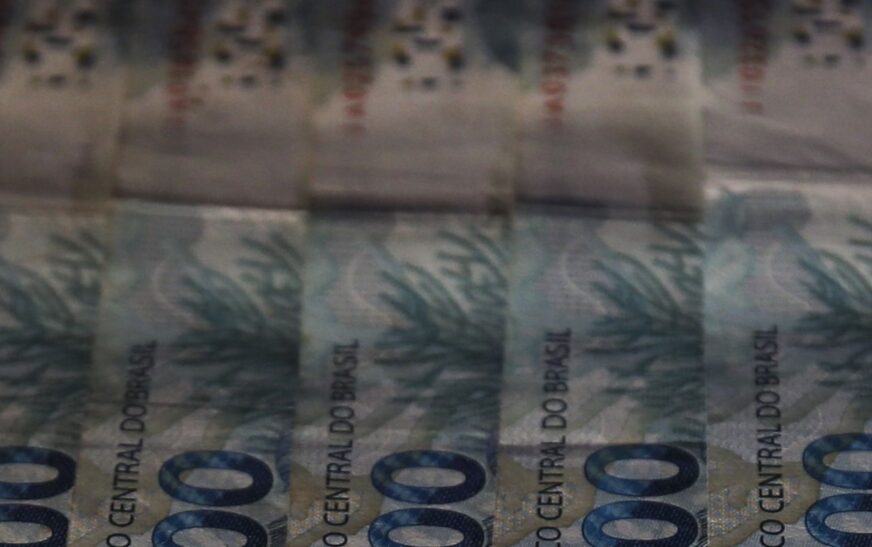 Redução de impostos e equilíbrio fiscal são prioridades, aponta CNI