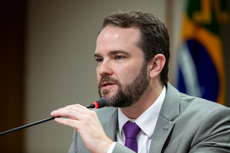 Fazenda propõe aos estados dividir subvenção de R$ 1,20 por litro de diesel importado — Agência Gov