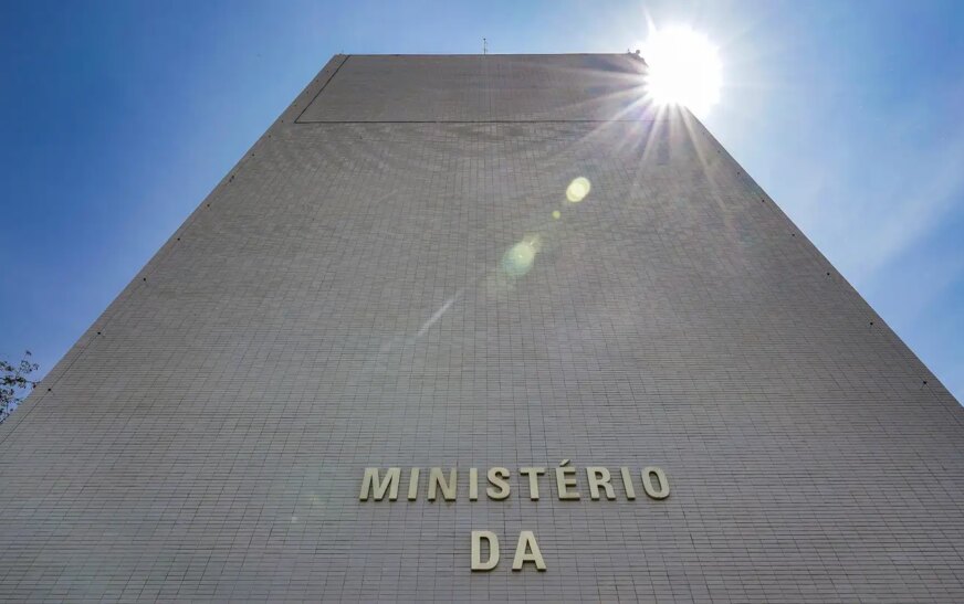 Defesa e Cidades lideram bloqueios no Orçamento de 2026