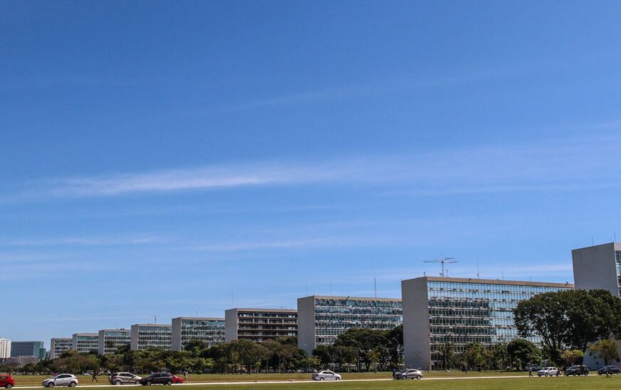 Senado aprova reestruturação de carreiras do serviço público federal