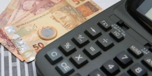 Prazo para empresas optarem por Simples é adiado para 15 de outubro