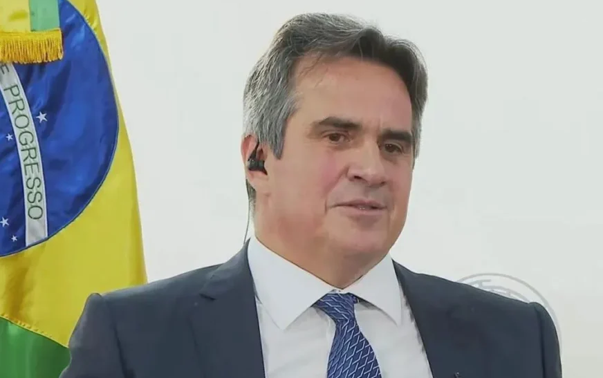 Ciro Nogueira rejeita aproximação com Lula e articula apoio a Flávio Bolsonaro para 2026