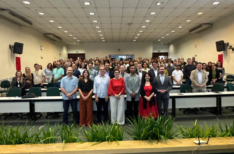 Conab abre chamada para aquisição de sementes e mudas da agricultura familiar — Agência Gov