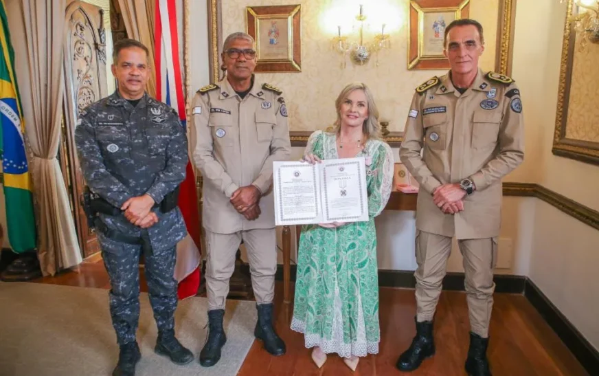 Deputada Ivana Bastos, presidente da Assembleia Legislativa da Bahia, recebe Medalha Três Marias