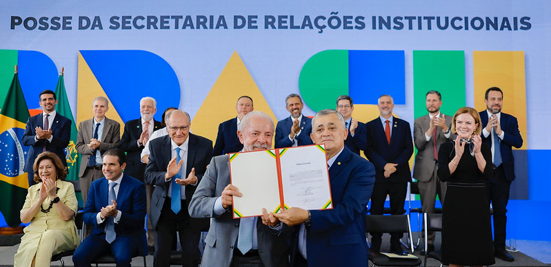Elogiado por Motta e Alcolumbre, José Guimarães toma posse da Secretaria de Relações Institucionais — Agência Gov