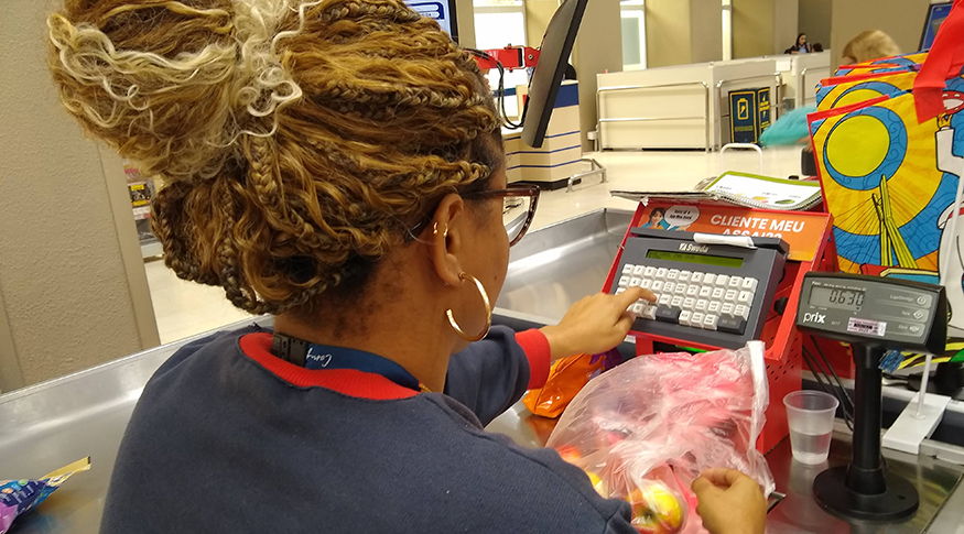 Emprego com carteira cresce e rendimento dos trabalhadores bate recorde no 1º trimestre, aponta IBGE — Agência Gov