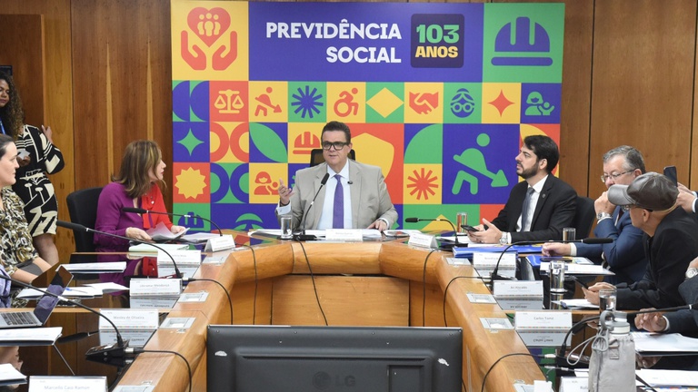 Fila do INSS cai em abril e está em 2,6 milhões — Agência Gov