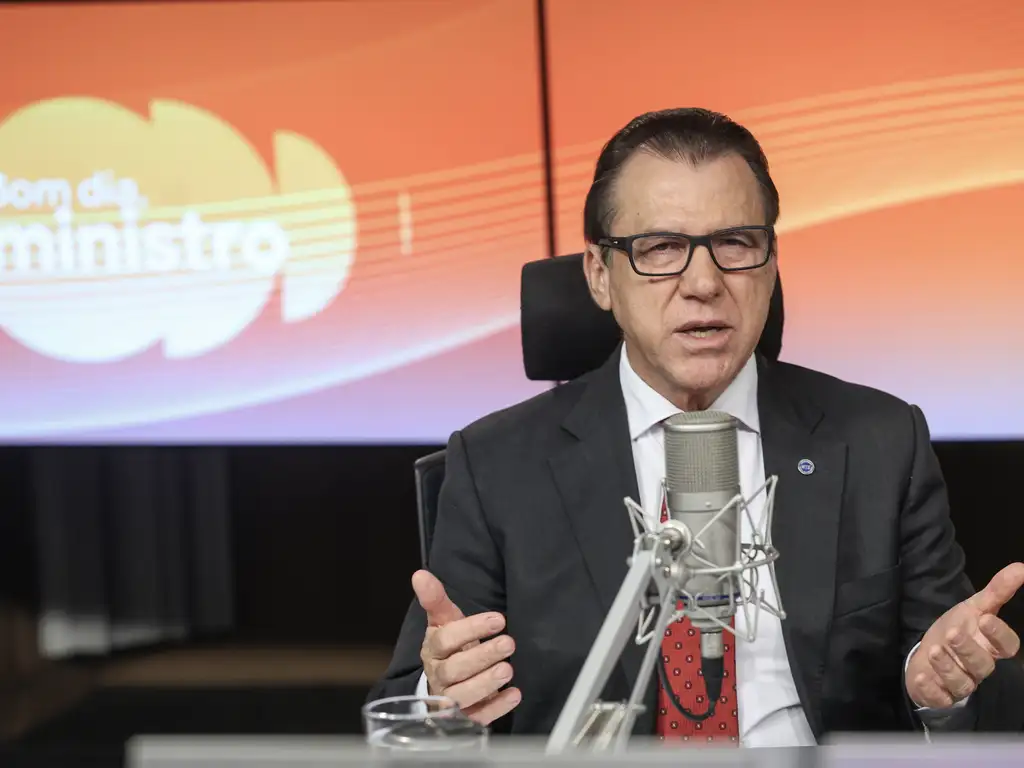 Fim da escala 6x1 não vai aumentar a informalidade, afirma Luiz Marinho — Agência Gov