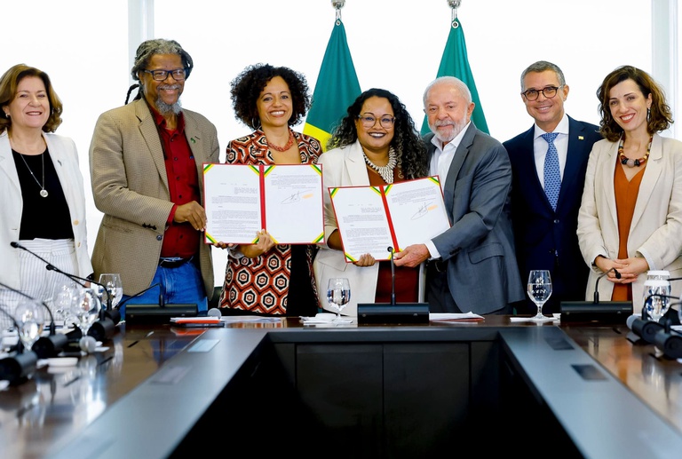 Governo do Brasil assina mais dois decretos de titulação de territórios quilombolas — Agência Gov