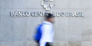 Juros elevados mantêm pressão sobre endividamento das famílias