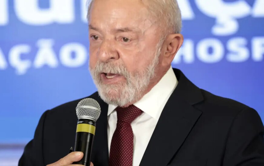 Lula quer incluir inadimplentes do FIES em pacote contra endividamento