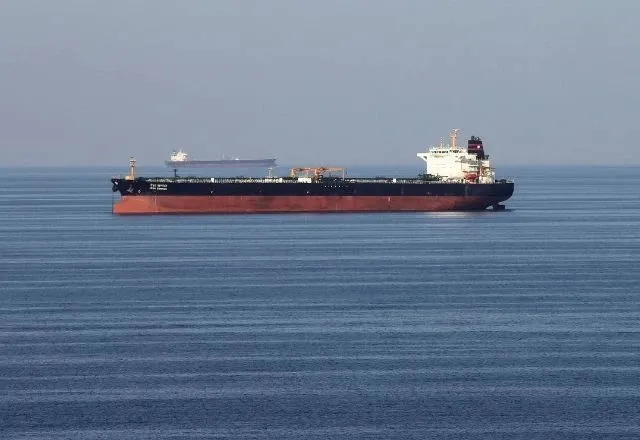 Opep+ concorda em aumentar produção de petróleo quando Estreito de Ormuz for reaberto