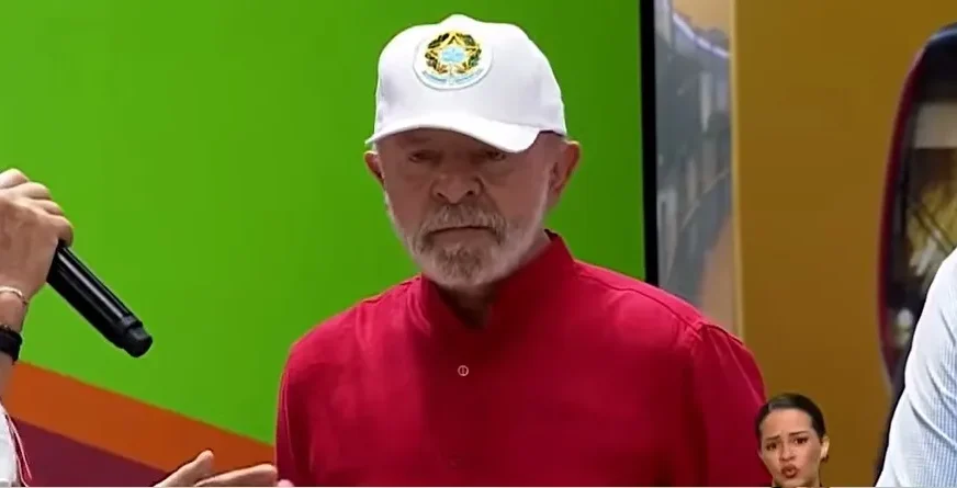 PT avalia plano B para 2026 diante de rejeição a Lula e avanço de Flávio Bolsonaro