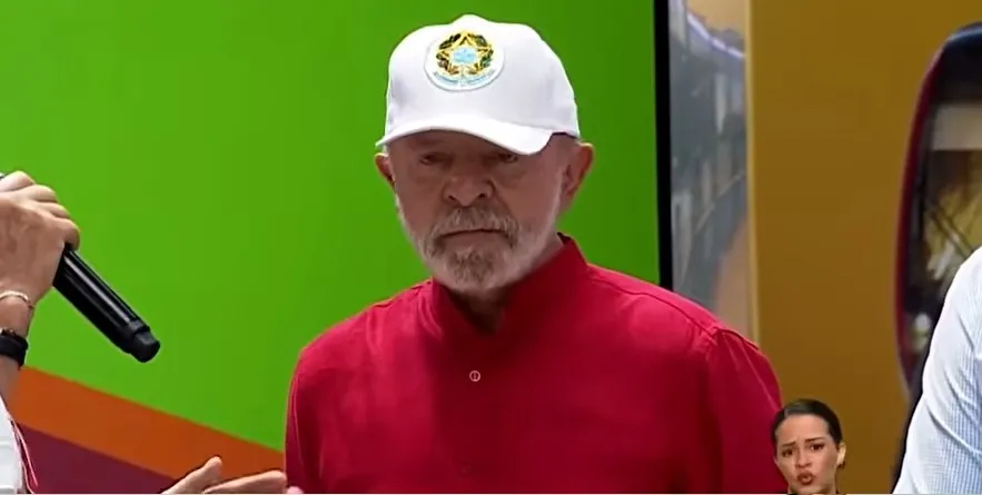 PT avalia plano B para 2026 diante de rejeição a Lula e avanço de Flávio Bolsonaro