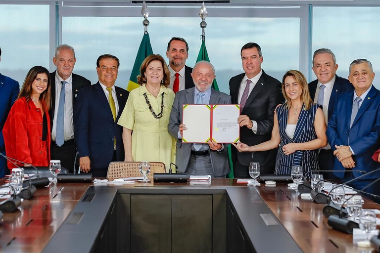 Presidente Lula e governador do Mato Grosso do Sul tratam de crédito para programa Rodar MS — Agência Gov