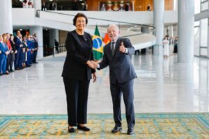 'Brasil acompanha crescimento do Suriname', diz Lula em visita da presidenta Jennifer Geerlings-Simons — Agência Gov