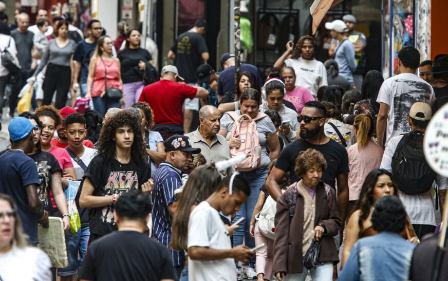 Salários diminuem pobreza em 22 regiões metropolitanas