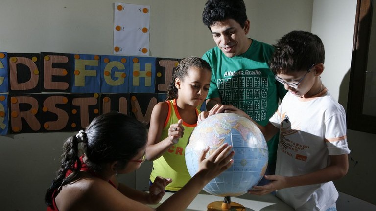 Estados, municípios e o DF recebem a quinta parcela do Salário-Educação de 2026 — Agência Gov