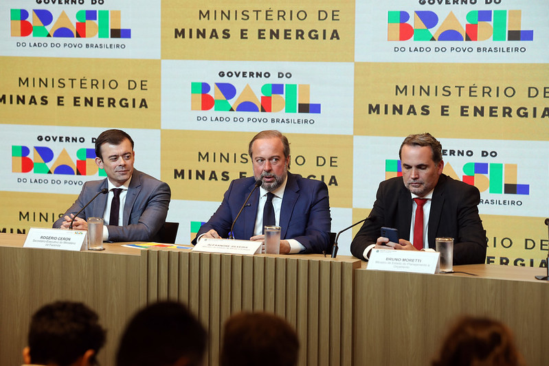 Governo do Brasil anuncia subvenção à gasolina e ao diesel para proteger bolso da população — Agência Gov