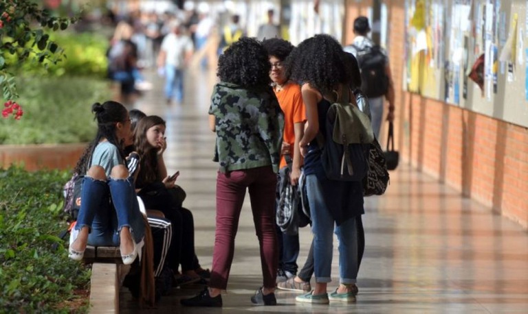 Governo do Brasil disponibiliza 670 vagas em cursos gratuitos de para mulheres e pessoas negras — Agência Gov
