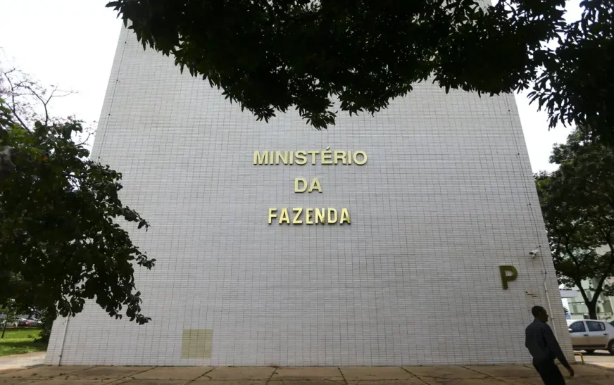 Lançada calculadora que permite simular renegociação do Desenrola Brasil — Agência Gov