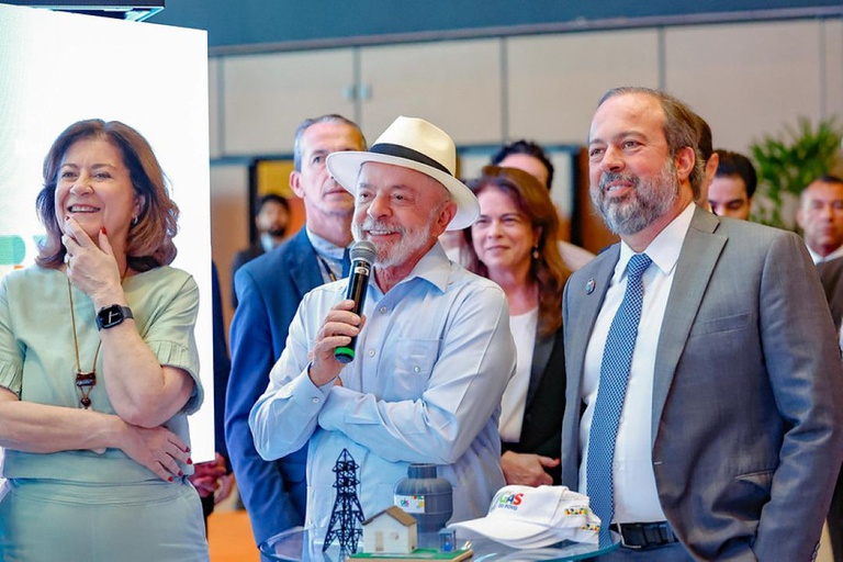 Lula anuncia R$ 130 bilhões em distribuição de energia e reforça ampliação do Luz para Todos — Agência Gov