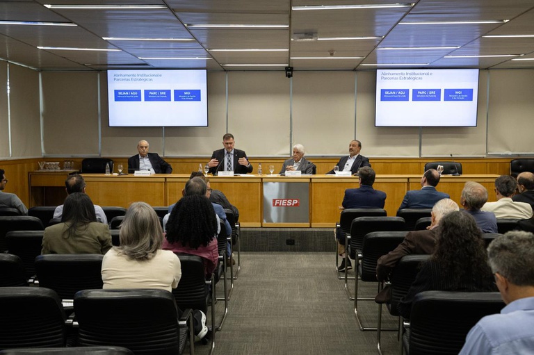MDIC avança em agenda de desburocratização, competitividade e propriedade intelectual — Agência Gov