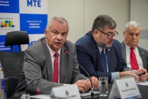 MTE propõe mesa de diálogo para regulamentar trabalho em centrais de abastecimento — Agência Gov