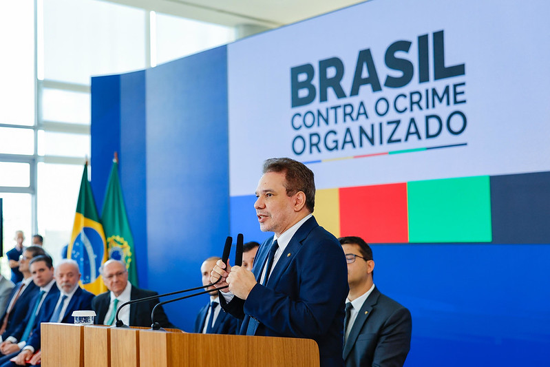 Nova lei prevê presídio federal de segurança máxima para quem matar agente público — Agência Gov