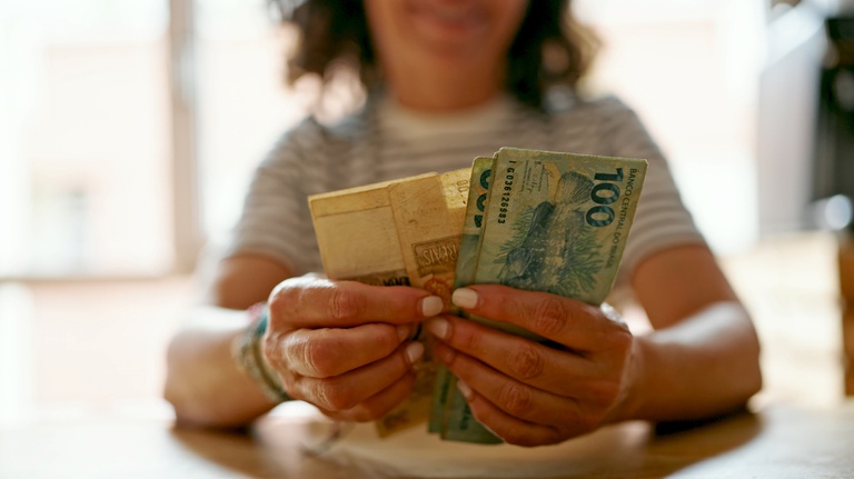 Pagamento da segunda parcela do 13º para aposentados e pensionistas começa neste dia 25 — Agência Gov