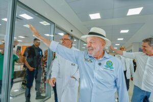 'Povo merece respeito e decência', diz Lula em visita ao primeiro hospital oncológico interestadual do país — Agência Gov