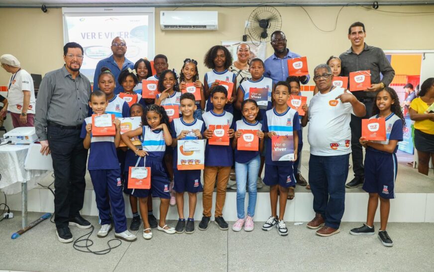 Prefeitura entrega quase 200 óculos de grau gratuitos para alunos da rede municipal – Imprensa Bahia